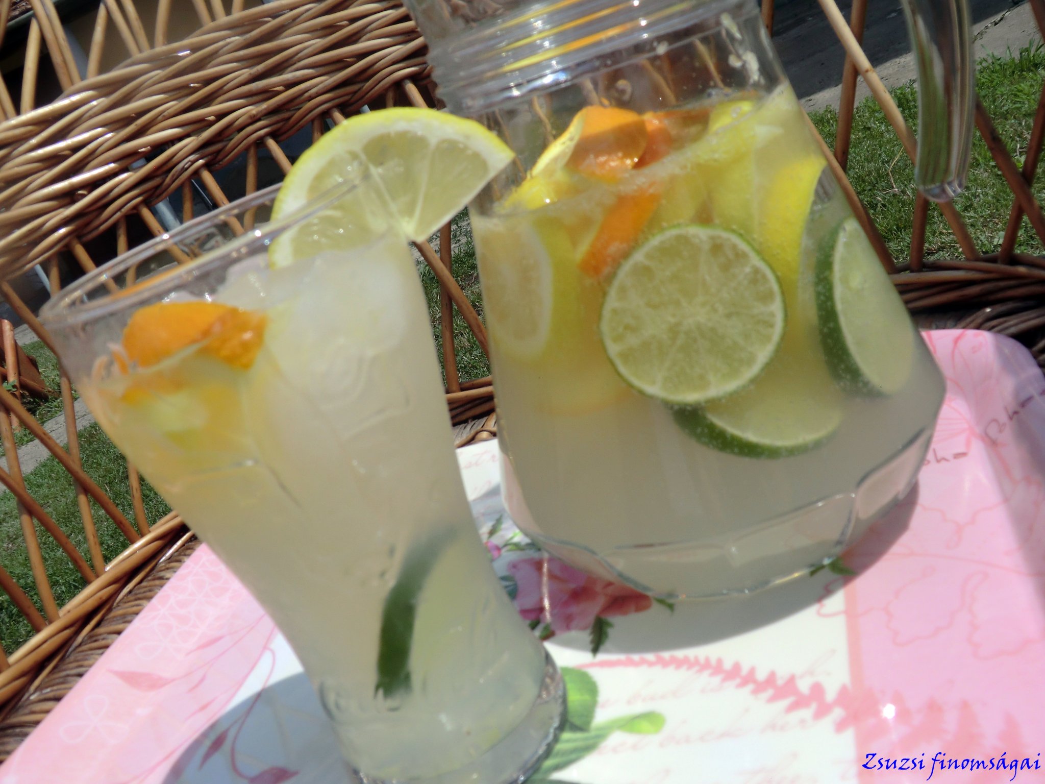 Limonádé friss gyümölcsökből