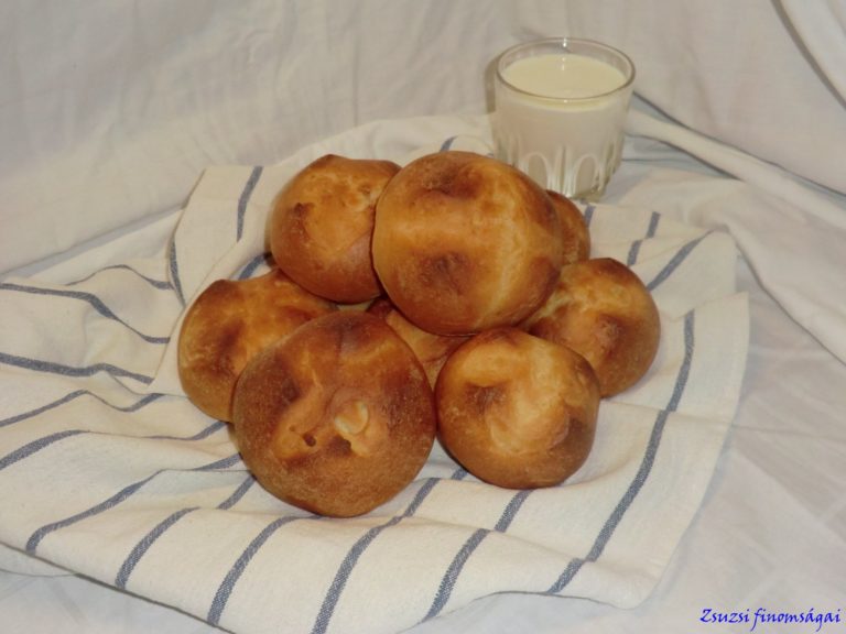 Francia tejes zsemle