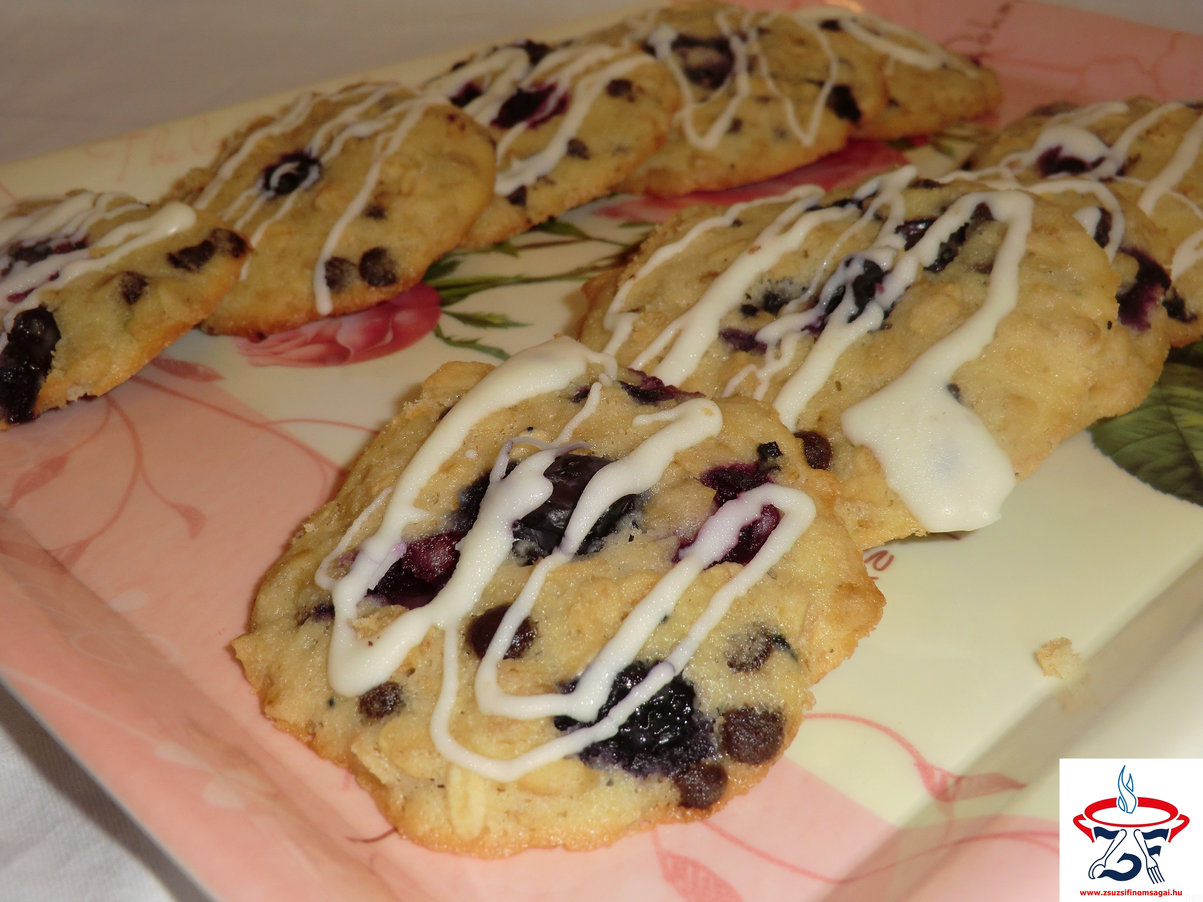 Áfonyás-zabpelyhes cookie